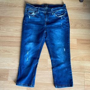 Judy Blue light distressed skinny capris size 13